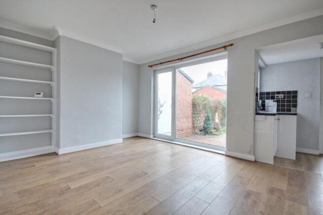 3 bed House to rent Image 4