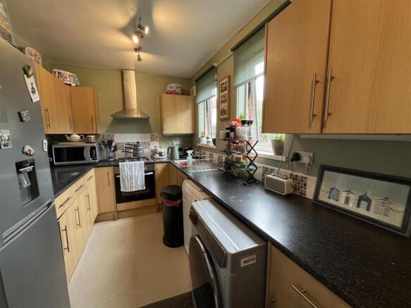 3 bed Semi-Detached for sale Image 2