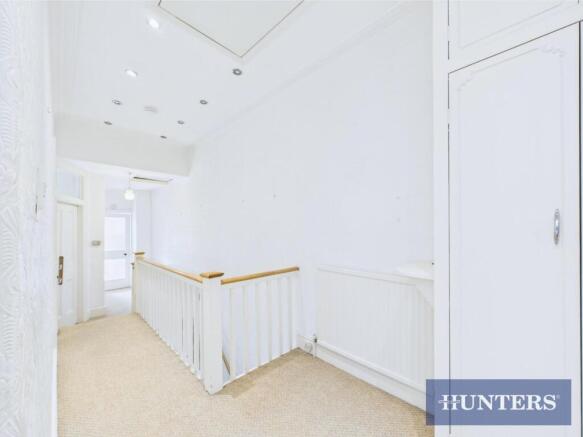 2 bed Apartment for sale Image 10