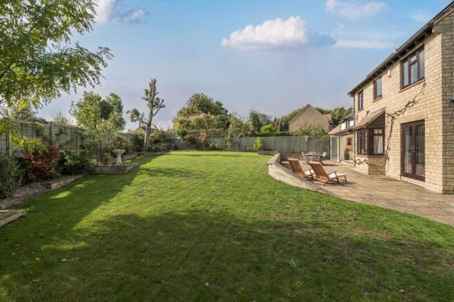 Large, easy to maintain garden