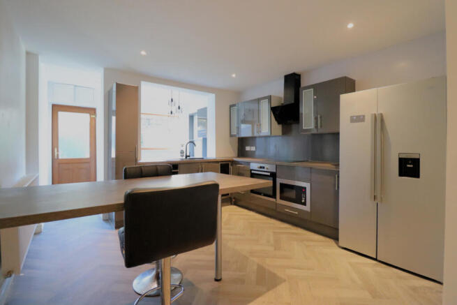 4 bed Terraced for sale Image 4