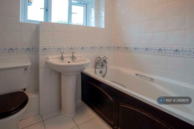 Main Bathroom Upstairs