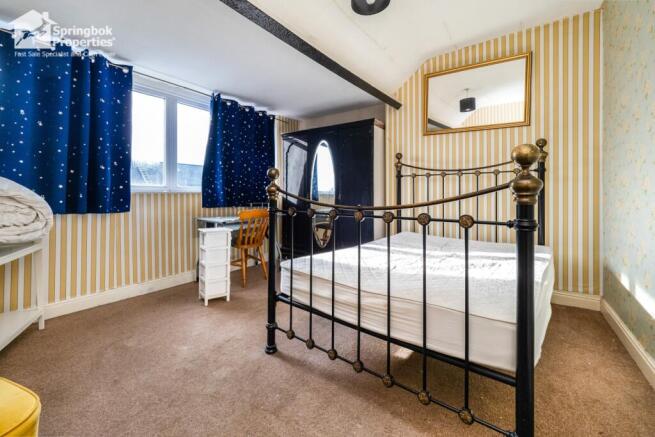 4 bed Terraced for sale Image 11