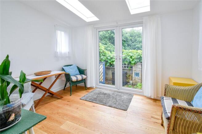 Isbury Road, Marlborough, Wiltshire, SN8 photo 4