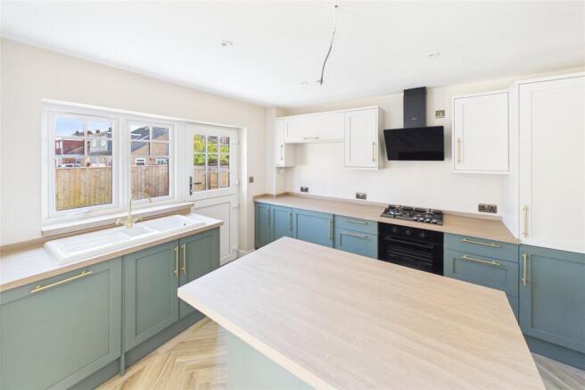 3 bed Semi-Detached for sale Image 7