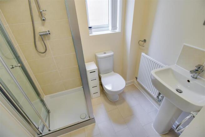4 bed Detached for sale Image 11