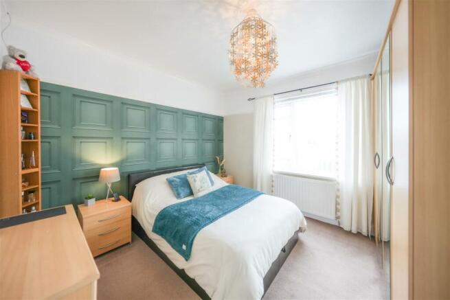 MAIN BEDROOM