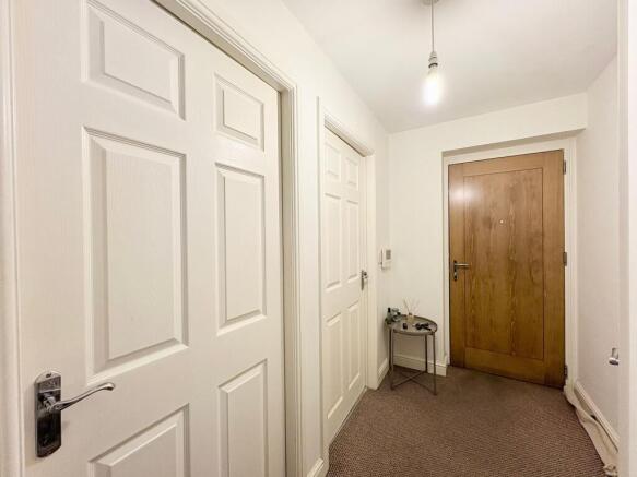 2 bed Flat for sale Image 11