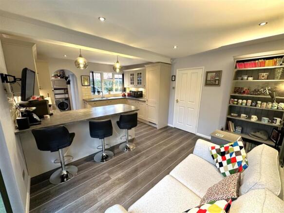 Open-Plan Living/Dining Kitchen 056