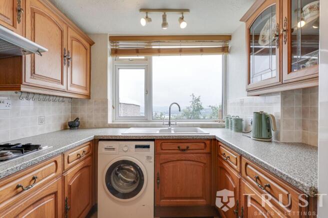 2 bed Semi-Detached Bungalow for sale Image 7