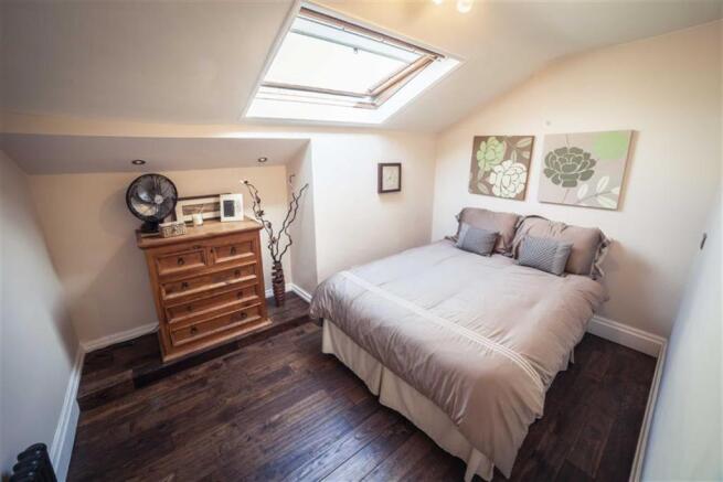BEDROOM 2