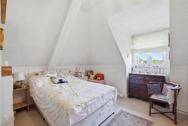 Regency Lodge, Albert Road, Buckhurst Hill photo 4