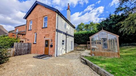 New Inn Fields, Sleaford, Hampshire, GU35