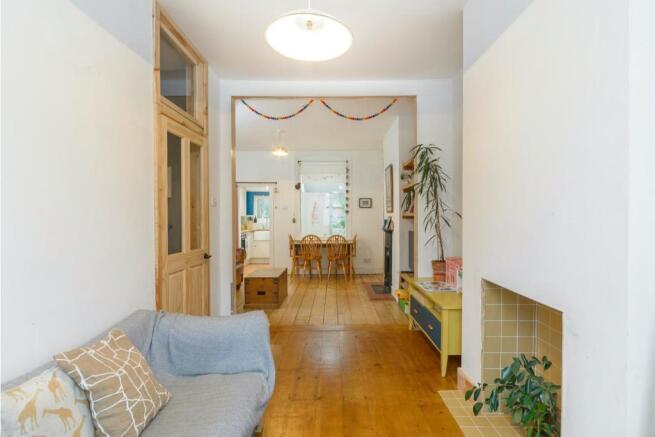 ECARRETKRAPEVORG33 - Living Room A.jpg