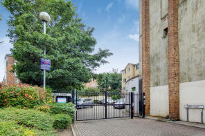 Flat 11, 353 Kings Court, Caledonian Road, London N7 9DA