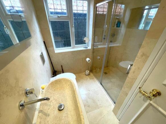NEW SHOWER ROOM 1.jpg