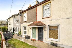 3, Hale Cottages, Knockhall Road, Greenhithe DA9 9HG