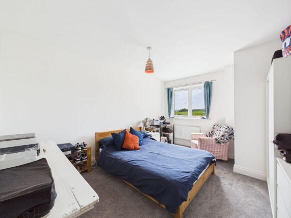 4 bed Detached for sale Image 6