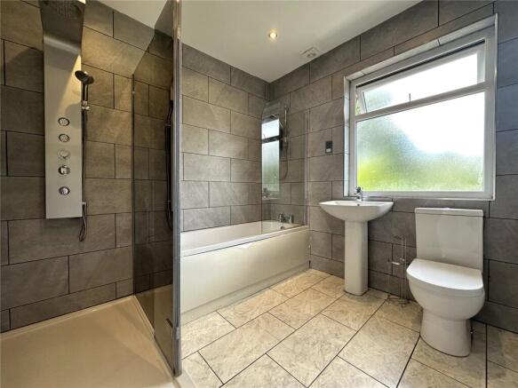 3 bed Semi-Detached to rent Image 7