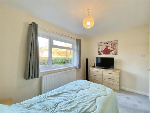 2 bed Detached Bungalow for sale Image 11