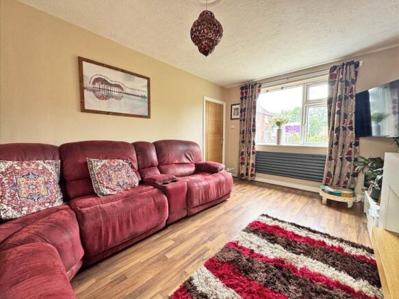 Three Acre Avenue, Oldham photo 4