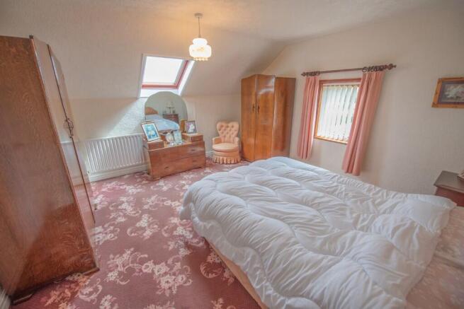 4 bed Detached for sale Image 11