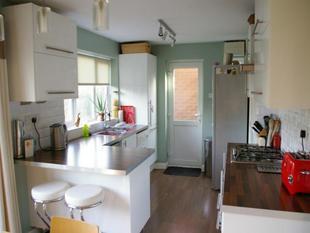 KITCHEN / DINING ROOM