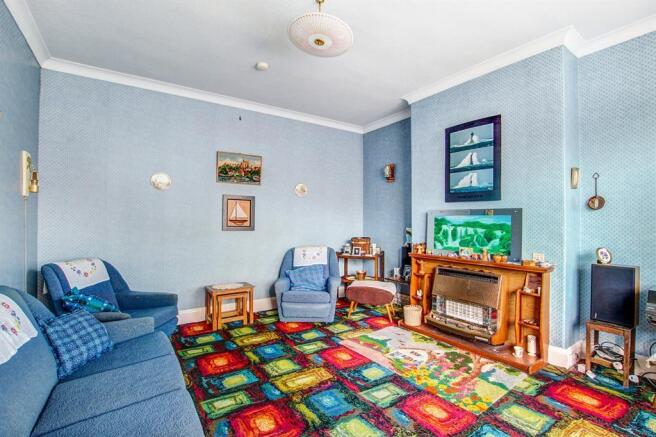 LOUNGE 2
