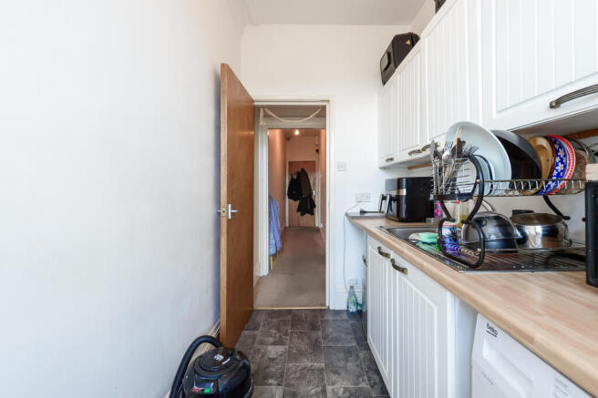 4 bed Flat for sale Image 10