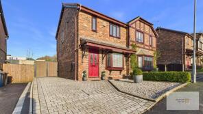 36, Brookwater Close, Bury BL8 3LD