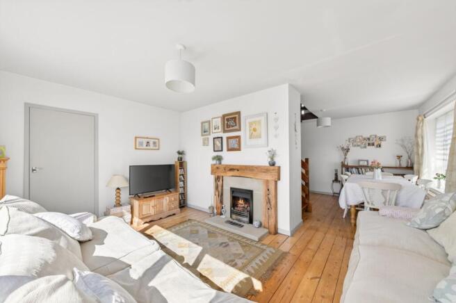 OPEN-PLAN LIVING DINING ROOM