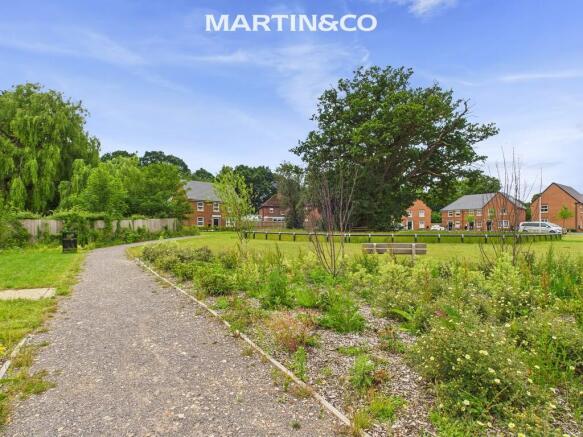 Franklin Drive, Wokingham photo 4