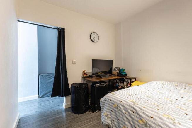 1 bed Flat for sale Image 8