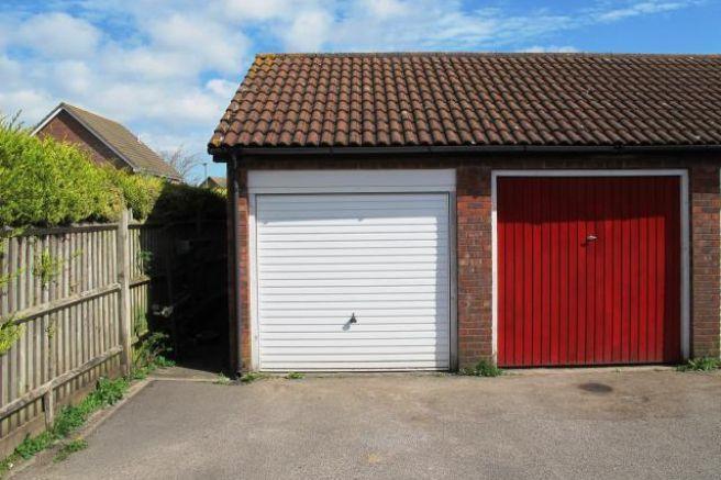 GARAGE IN NEARBY BLOCK