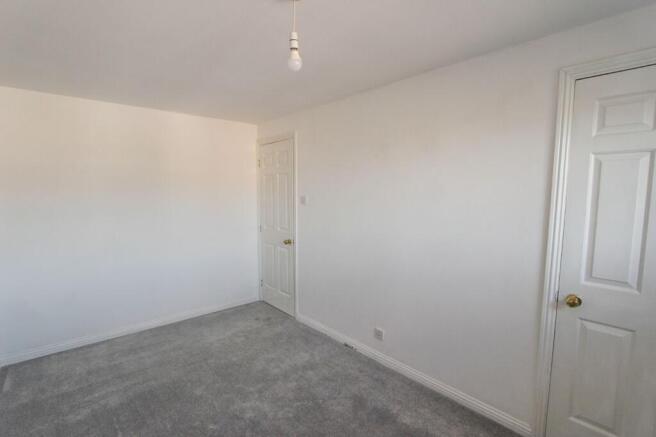 4 bed Detached to rent Image 7