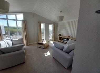 02 Willerby Kingswood Living 1 Scaled R4208wd80zen