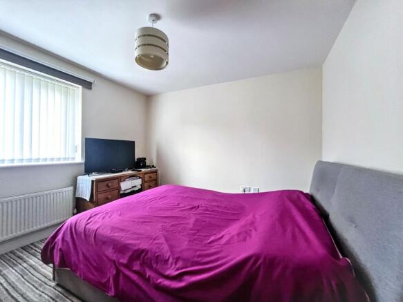 2 bed Flat for sale Image 7