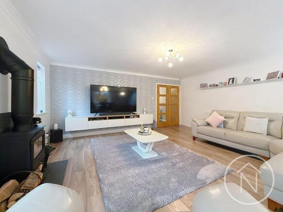 4 bed Detached for sale Image 5