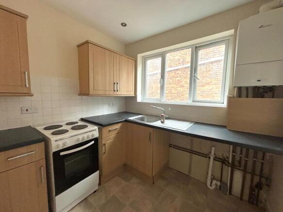 2 bed Flat to rent Image 4