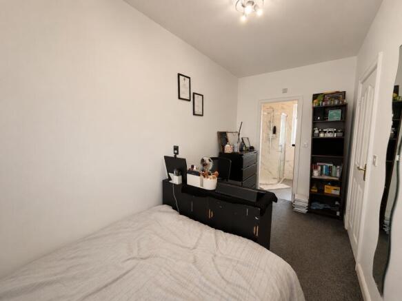 4 bed Semi-Detached for sale Image 8