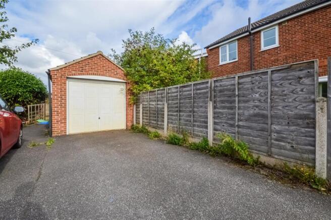 3 bed Detached for sale Image 9