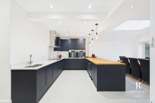 Kitchen/ Dining Area
