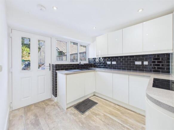 2 bed Detached for sale Image 11