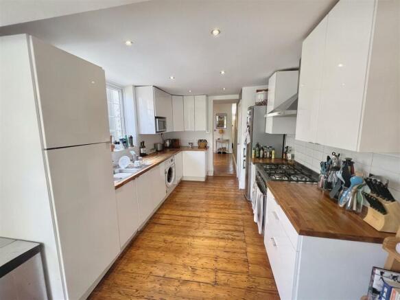 Kitchen: