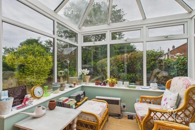 3 bed Semi-Detached for sale Image 10
