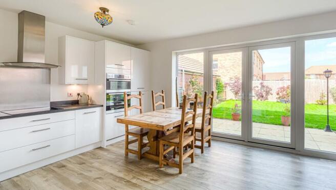 Horseshoe Way, Yapton photo 4
