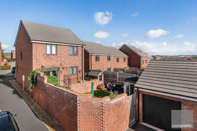 Hutchings Drive, Tithebarn photo 2