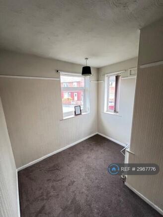 3 bed Semi-Detached to rent Image 10