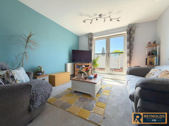 CHAIN FREE APARTMENT - Rowan Street, Leybourne Chase, West Malling, Kent, ME19 5SN photo 4