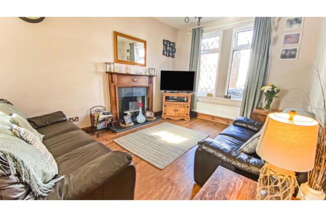 Lounge/Dining Room